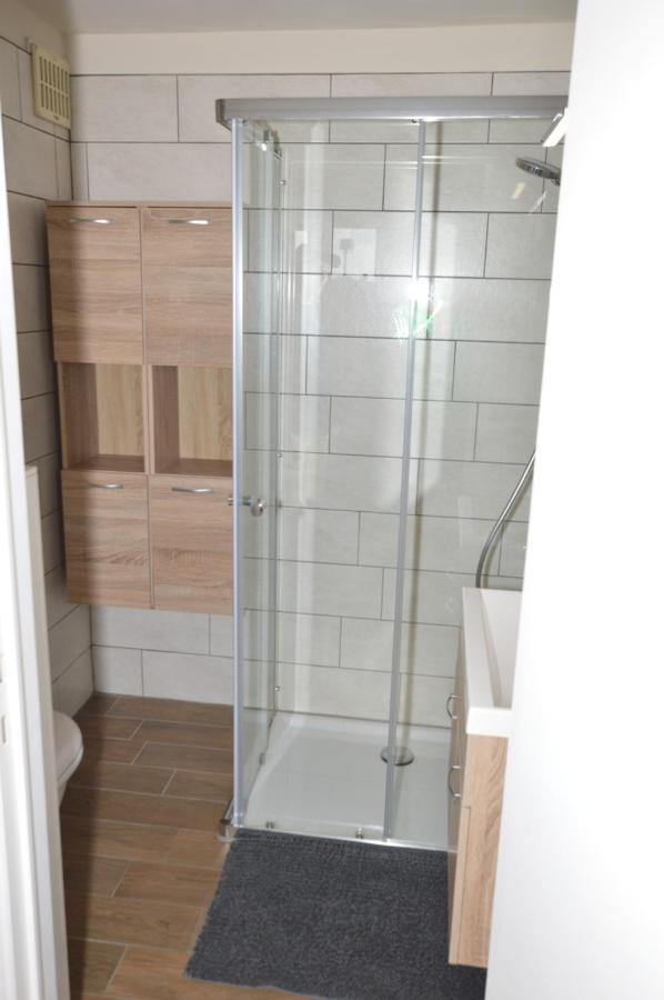 Modern And Private Studio With All Comfort! Appartement Roeselare Buitenkant foto